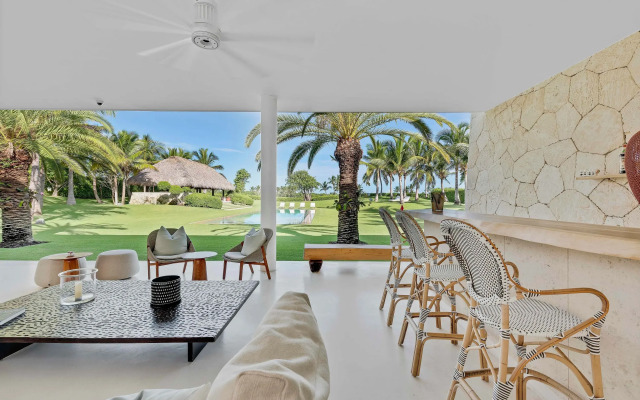 Magnificent 5BR Modern Tropical Villa With Pool