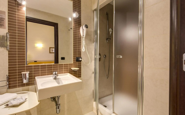 Everest Inn Rome