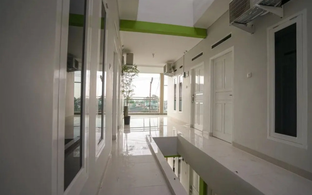 Vivi Residence Syariah Ii by OYO Rooms