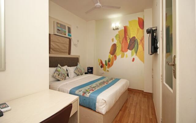 OYO Rooms 744 Near BLK Hospital