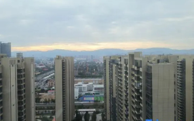 PHIREN High-Rise River View Hotel (Nanchang The Mixc Ferris Wheel Star)