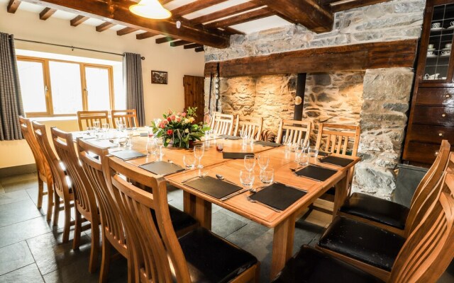 Maestyddyn Farm House
