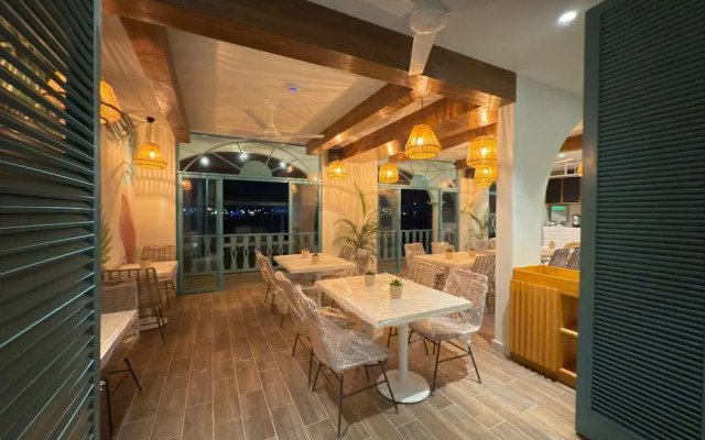 Adra Hostel Peten
