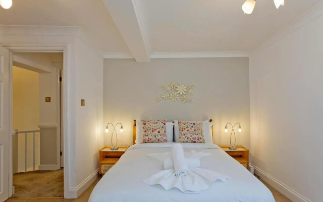 Imperial Horseferry Road Apartment