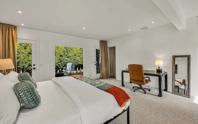 Mid-Century Elegance & Fun in Tahquitz River Estates