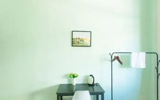 Linghai Xiaoshu Hotel