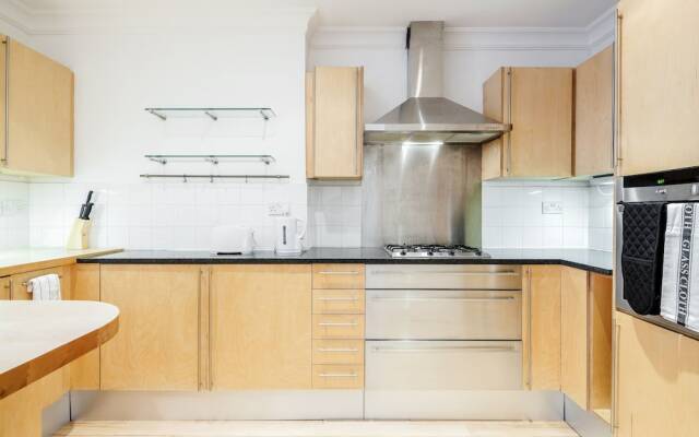 Nevern sq 2 Bed 2 Bath Cromwell