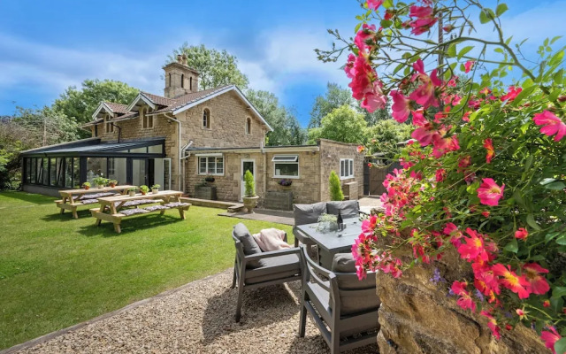 Lower Shockerwick Lodge