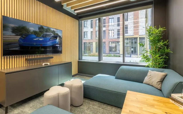 Student Only Winfield Court