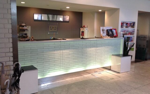 Hamilton Hotel Black