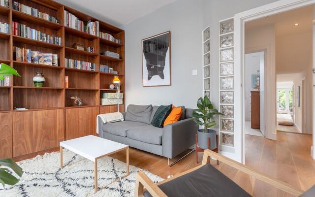 Stylish 2 Bedroom Apartment Stoke Newington