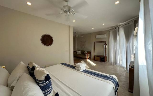Noah Beach Hotel & Suites