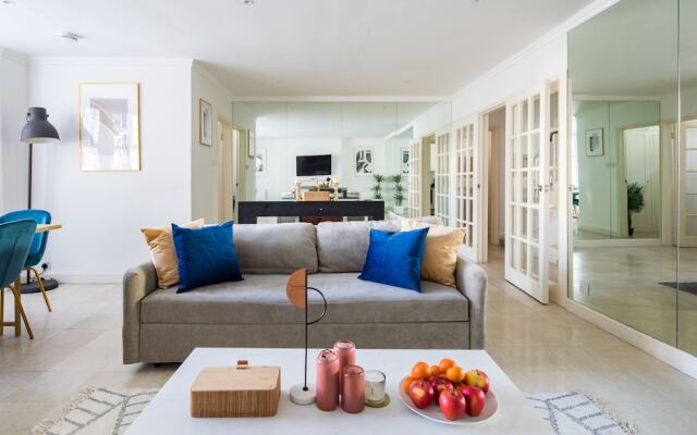 4 BDR Wilton Mews House By The Residences