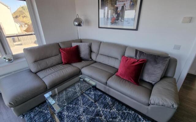 22 Waters Edge Banff