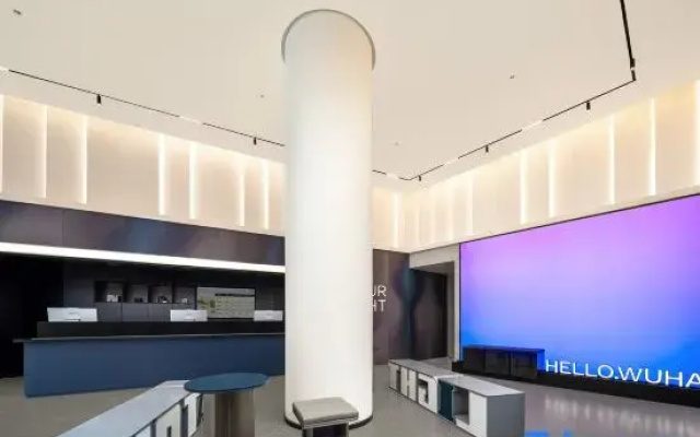 Light House Hotel at Xunlimen Station, Jianghan Road, Wuhan.