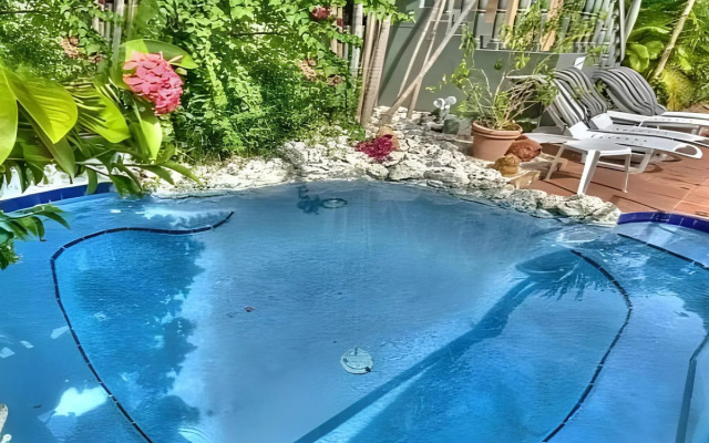 Suite Dreams Inn by the Beach