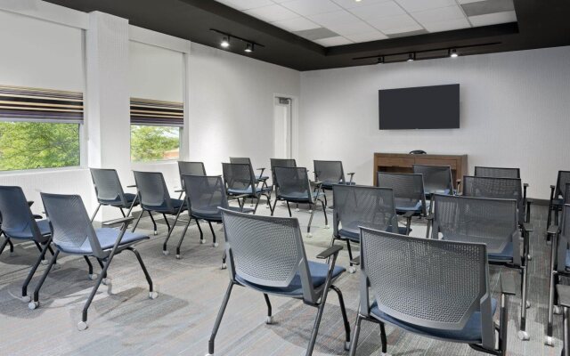 Aloft Jacksonville Airport