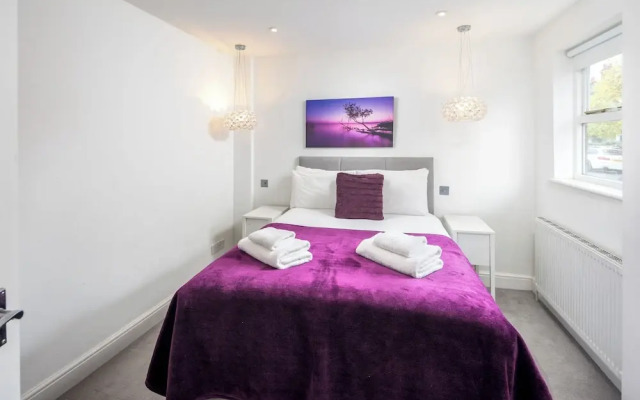 JOIVY 2-bed flat in West London