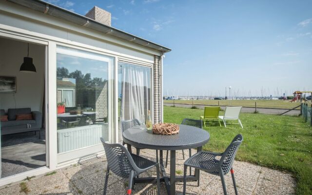 Striking Holiday Home in Kamperland With Sun Loungers