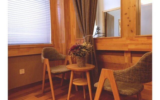 Shangri La Wooden Hotel