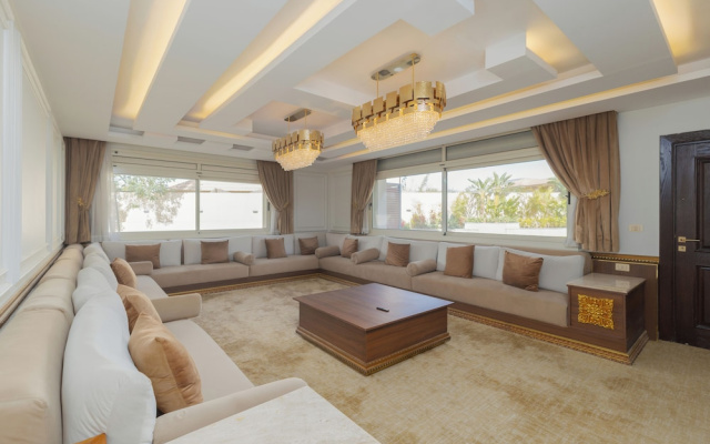 ALSAWAH Majestic 6BR Residence & Oasis