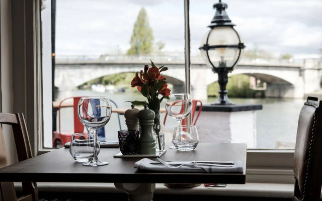 The Swan Hotel