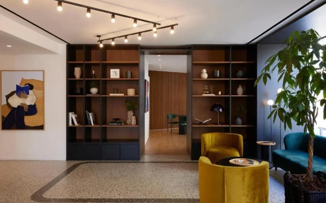 Noa Hotel