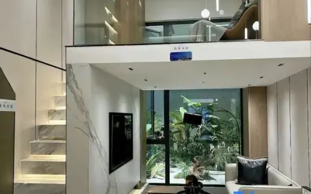 Meeting 1 · Light Luxury Loft Apartment (Wangfujing Shop)