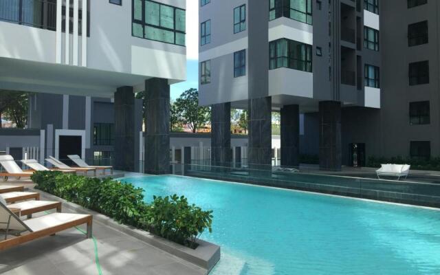 Pattaya Beach Sea View Rooftop Pool Resort