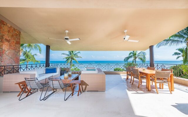 Gorgeous 4 Bedroom Condo