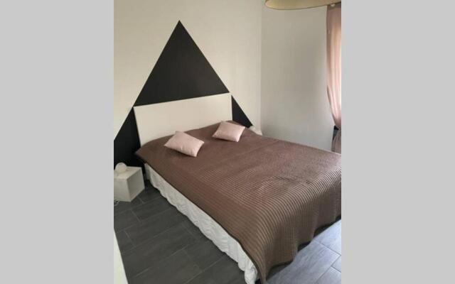 Maison Avec Jardin a 8 Min de L'aeroport