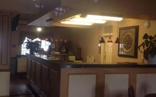 Econo Lodge Conference Center