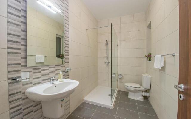 Hillock Residence Apartments