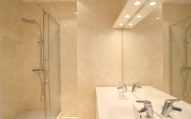 Appartements Paris Centre - At Home-Hotel