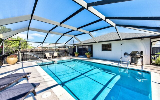 Milano Vacation Rental: Newly Renovated 3-BR Home with Private Pool, Hot Tub, and Pet-Friendly Front Yard. Minutes from Vanderbilt Beach