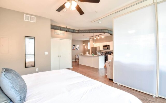 Plano Beautiful Studio Apartment