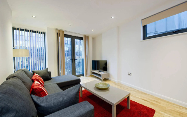 London Bridge – Tooley St by Viridian Apartments