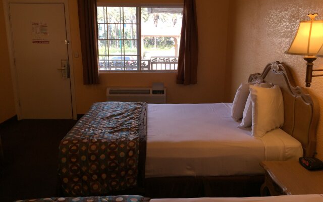 Anaheim Discovery Inn & Suites