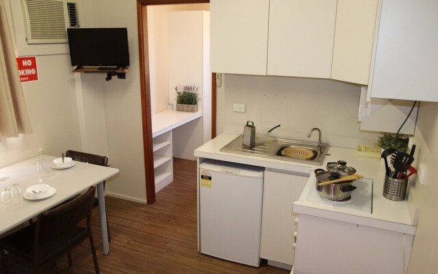 Serpentine Falls Park Home & Tourist Village