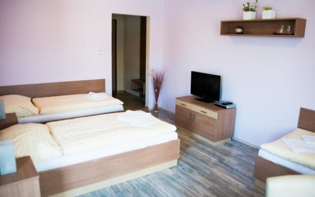 Penzion - Restaurace Na Mýtě