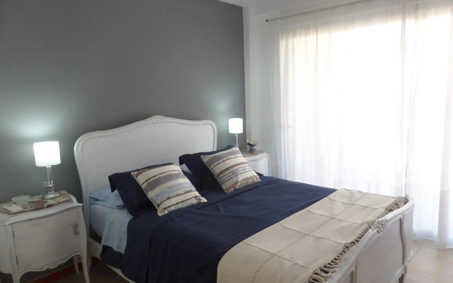Francia Apartment II