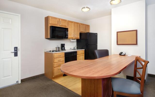 Candlewood Suites Kenosha – Pleasant Prairie by IHG