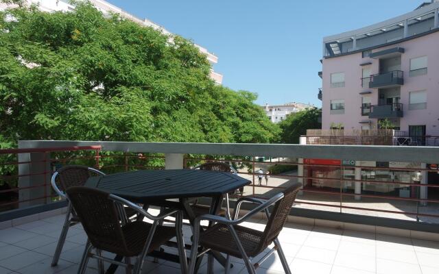 C03 - Avenue Backstreet Flat