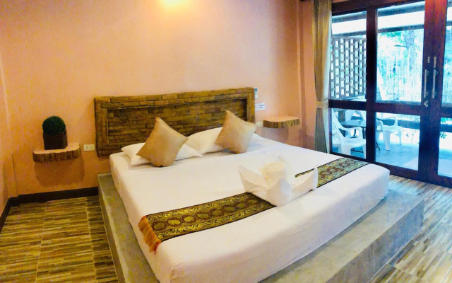 Haad Khuad Resort