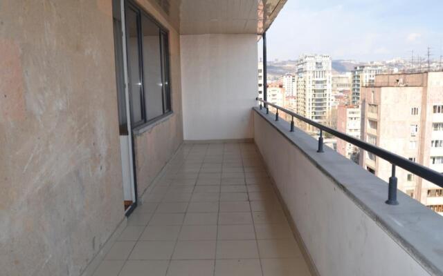 Rent in Yerevan - Apartment on Mashtots Ave.
