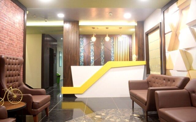 Goroomgo Royal Crown Puri