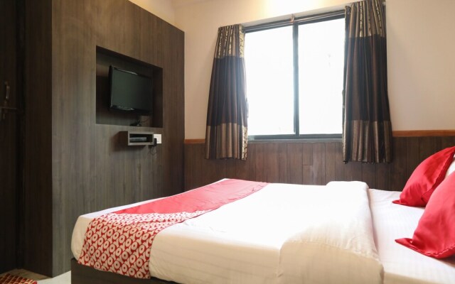 OYO 15542 Hotel Shivala