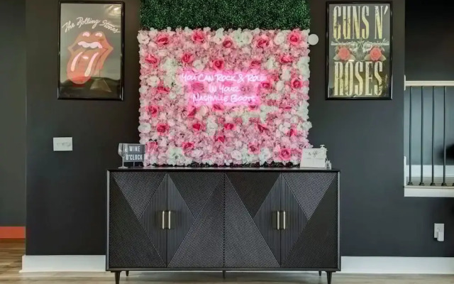 Rock N Roll Huge Space Games