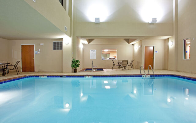 Holiday Inn Express Hotel & Suites Lewisburg by IHG
