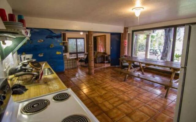 Backpackers Vacation Inn and Plantation Village